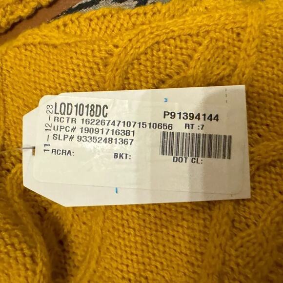 Time and Tru Mixed Stitch Gold Tea Sweater, Midweight, Size Medium, New with Tag - Picture 7 of 8